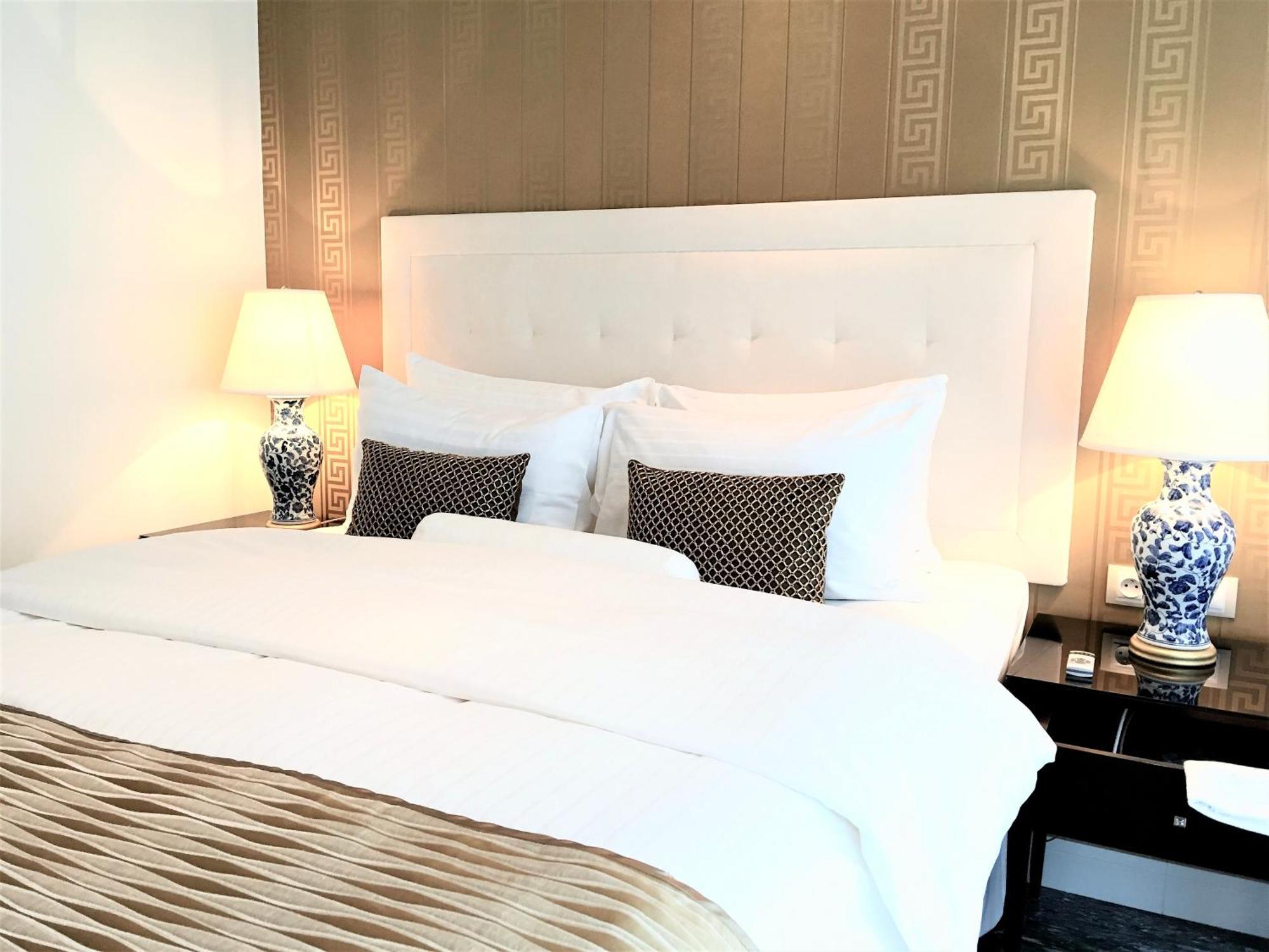 Mondrian Luxury Suites & Apartments Old Town Varsó Szoba fotó