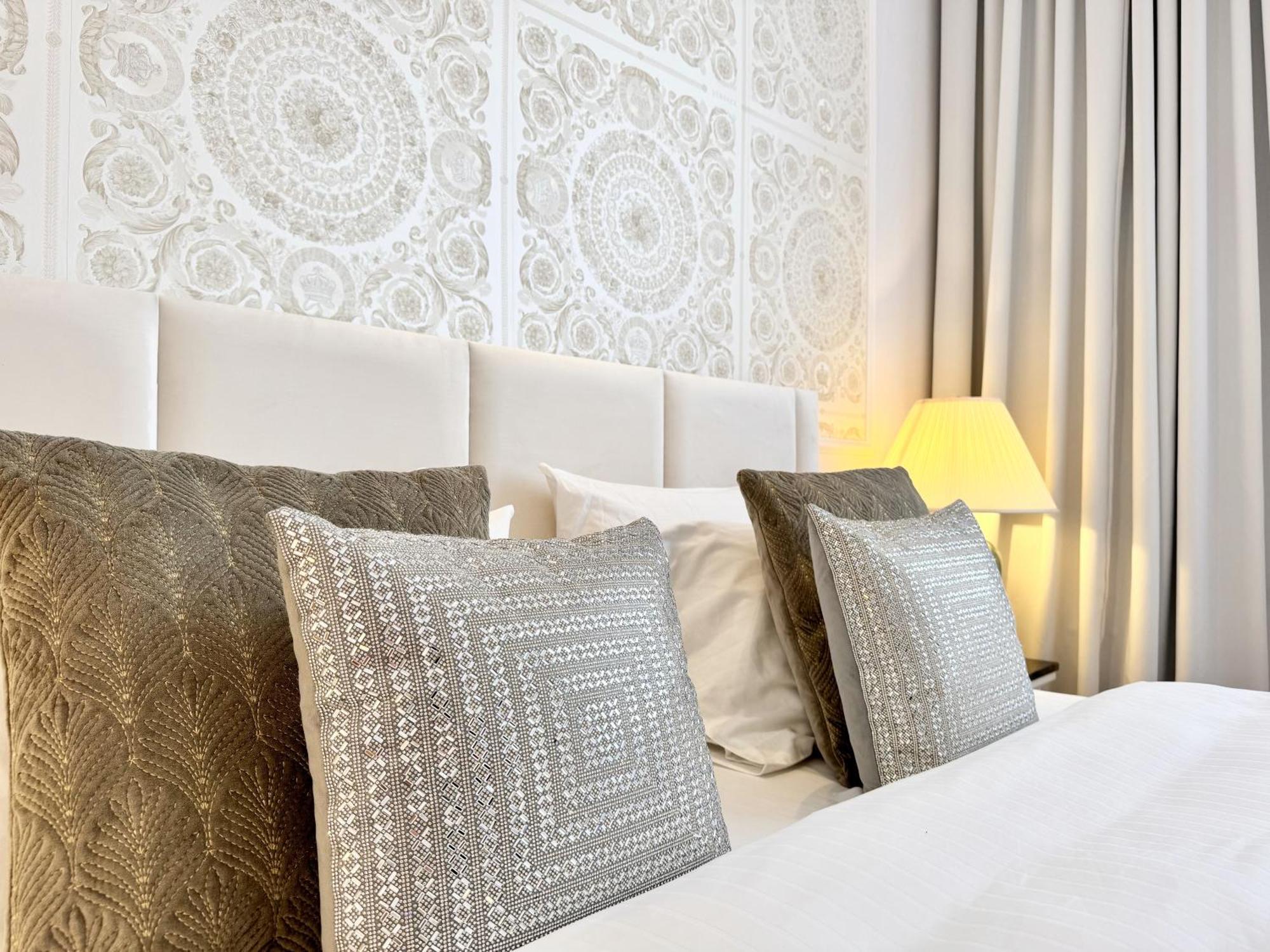 Mondrian Luxury Suites & Apartments Old Town Varsó Kültér fotó