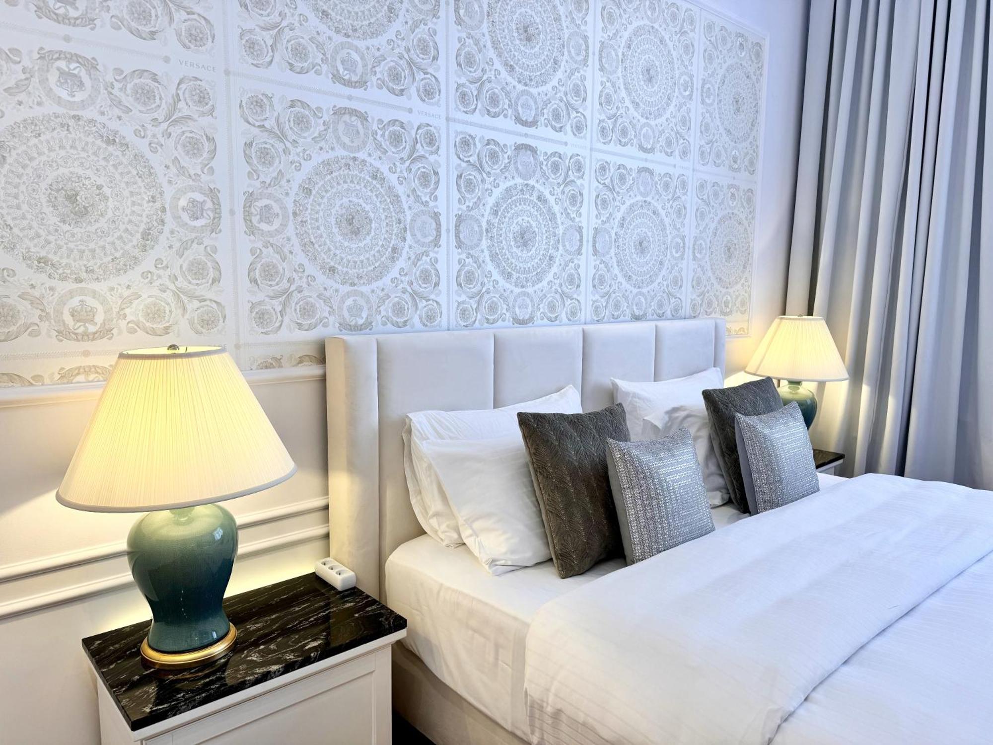 Mondrian Luxury Suites & Apartments Old Town Varsó Szoba fotó